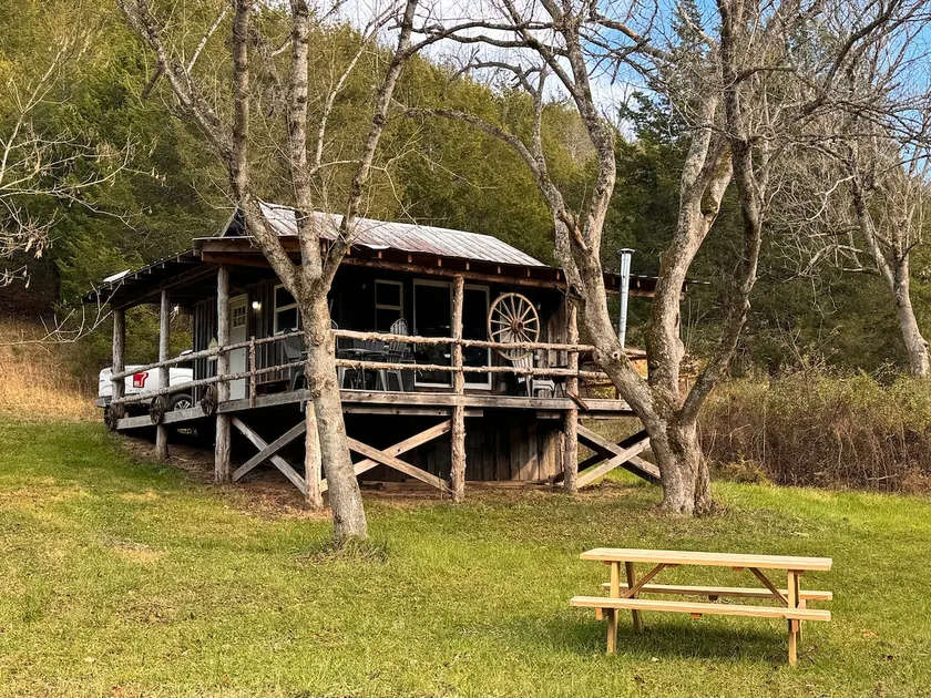 Wolf Creek Preserve, Corn Crib - Image 1