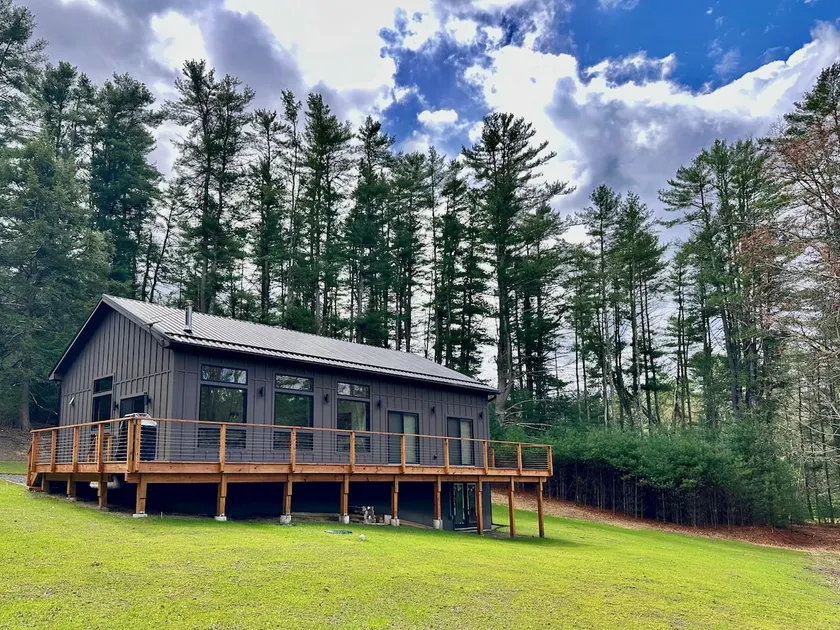 Modern Forest Retreat Near Barryville | Sleeps 8 - Image 1