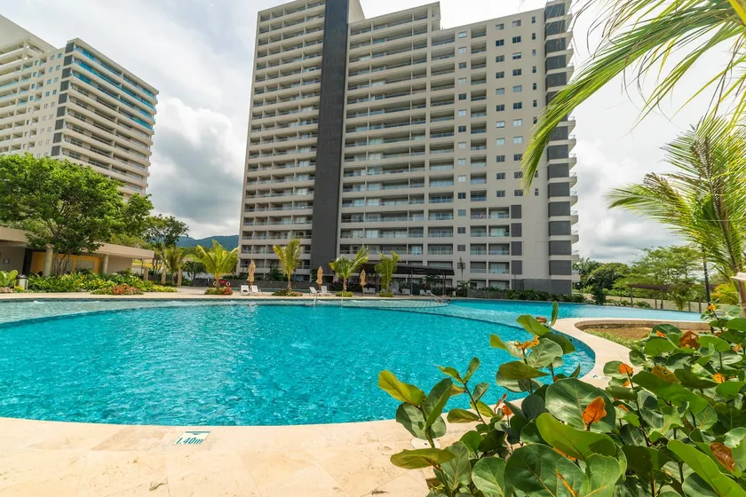 Premium Loft with Ocean View | Free Airport Shuttle - Image 1