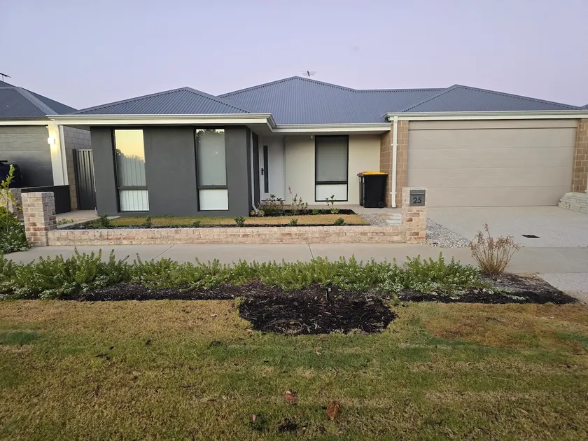 Beautiful cosy home in Solaris Estate, Forrestdale - Image 1