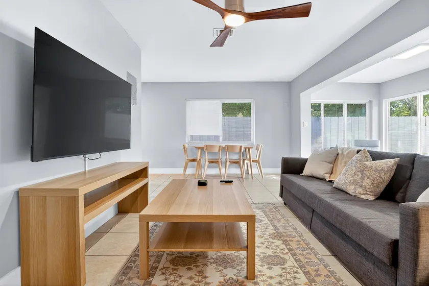 Oasis on 3rd | Minutes to Beach & Las Olas - Image 1