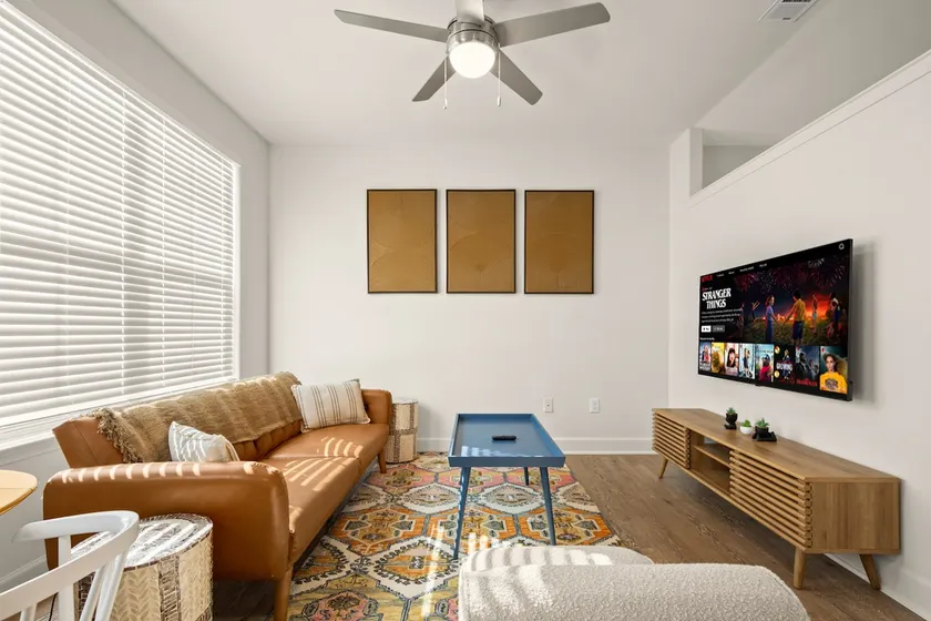 North Austin Gem ~ Parking ~ Laundry ~ Gym ~ Wi-Fi - Image 1