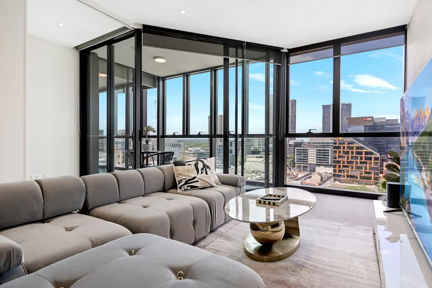 Stylish 2BR Next to Parramatta Station with Pool - Image 1