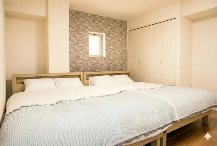 Popular for family trips | Renovated, comfortable space | Relax like you're at home | Free parking | Up to 6 people | Convenience store: 3-minute walk - Image 1
