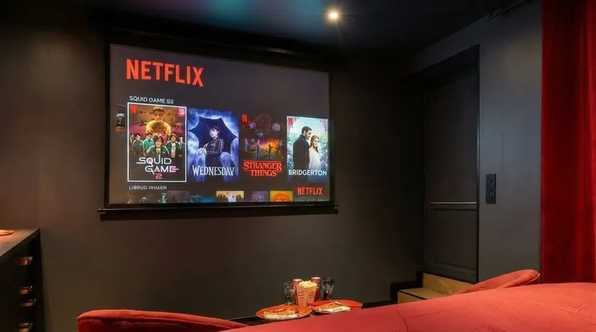 CinemaRoom Auterive Suite cinéma privée Love Room Netflix proche Toulouse - Image 1