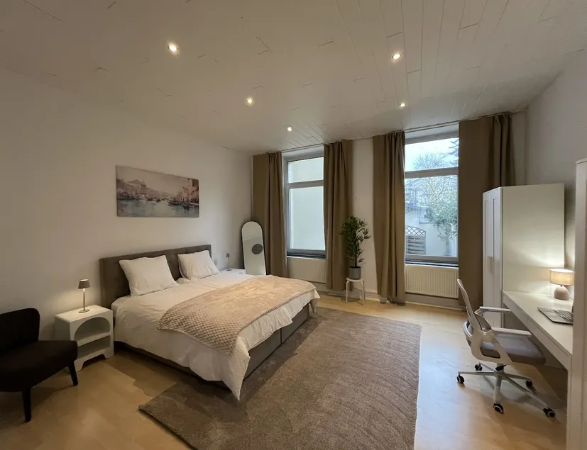 family-friendly & central - Urban Suite - Image 1