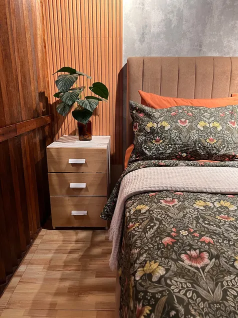 Cozy unit with a hot tub and Netflix - Image 1