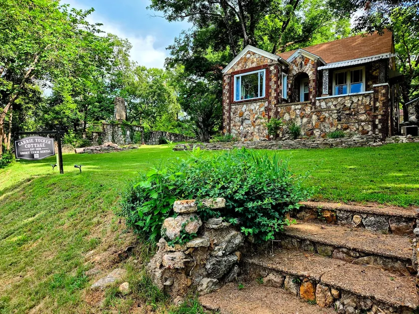 Historic Stone Cottage • River View • In Hardy - Image 1