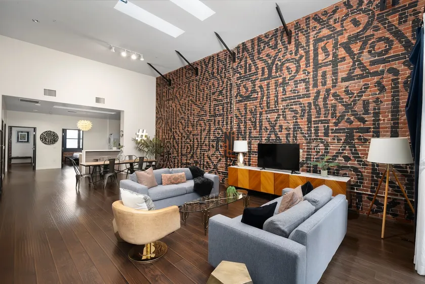 New York–Style 2BR Penthouse | 2200 sq ft - Image 1