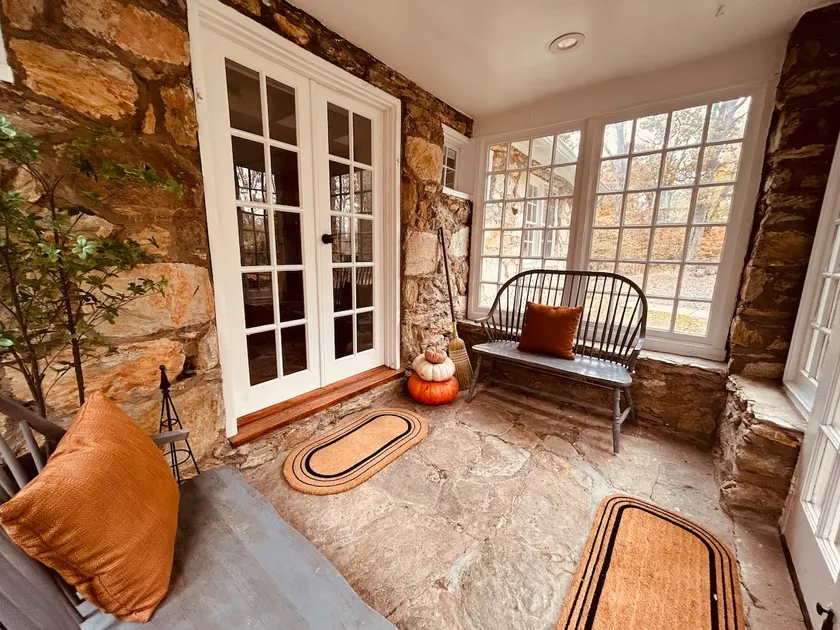 Hunt Country Stone Cottage - Image 1