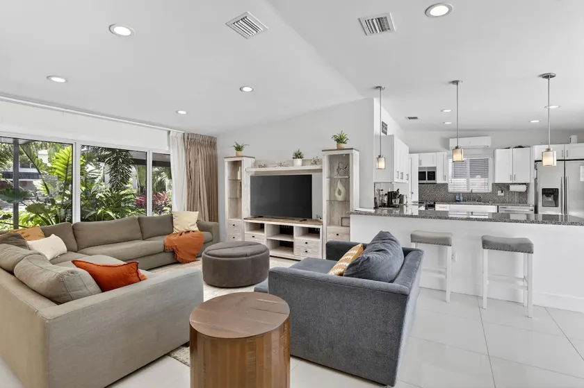 Waterfront Oasis with Private Pool - Image 1