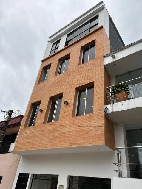 204 -Hotel suite with air conditioning, living room, dining room and kitchen - Image 1