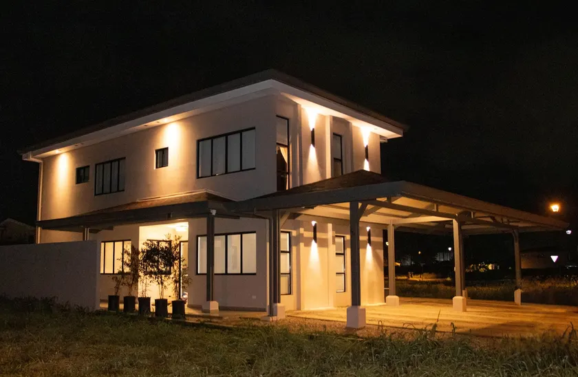 Modern, Cozy Home • Gated Community • Near airport - Image 1