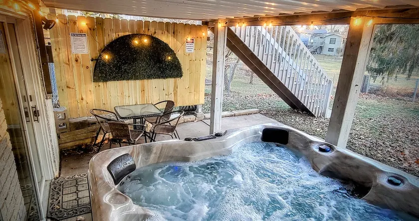 Gathering Place | Hot Tub | Spacious | Finkbine - Image 1