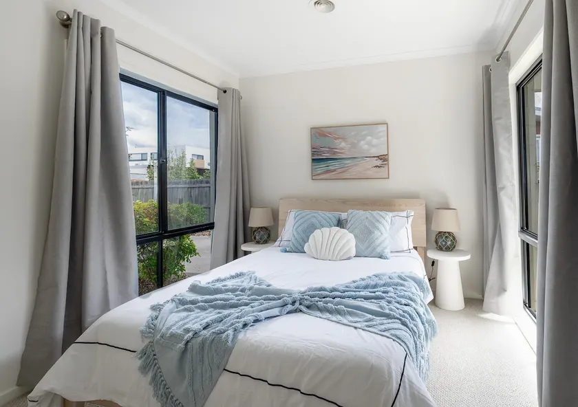 Walk-to-Beach and Town Home - Image 1