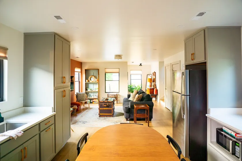 No Pet Fee · Fenced Yard · 3BR Sleeps 8 - Image 1