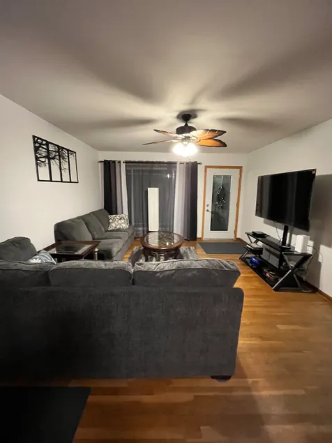 Chic & Cozy Small Town Retreat - Image 1