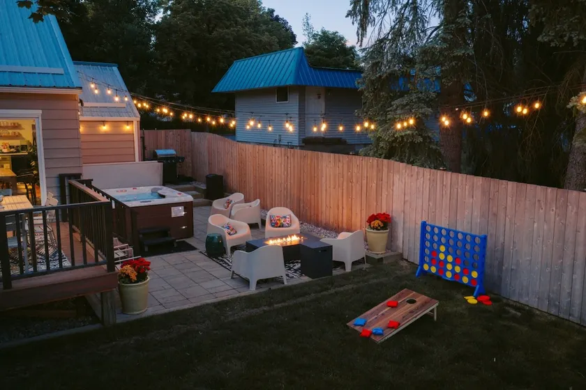 Two King Suites · Fenced Yard, Hot Tub & Games - Image 1