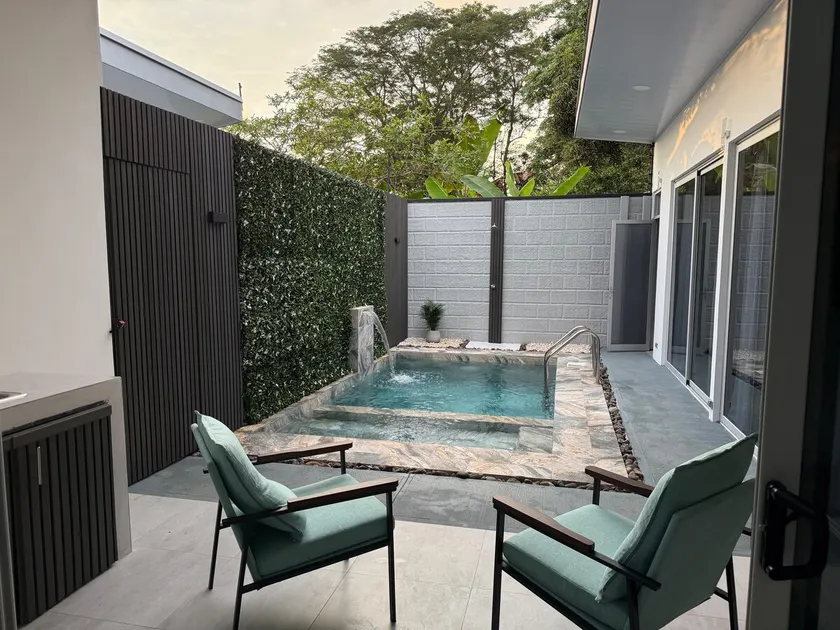 Tropical Paradise Villa with Private Pool - Image 1