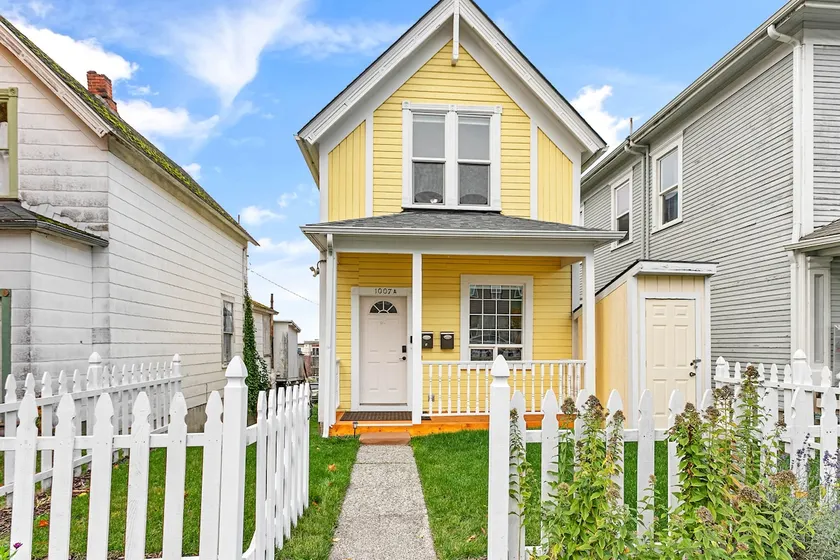 Downtown Sunny Farmhouse | Bay Views | 3 Kings - Image 1