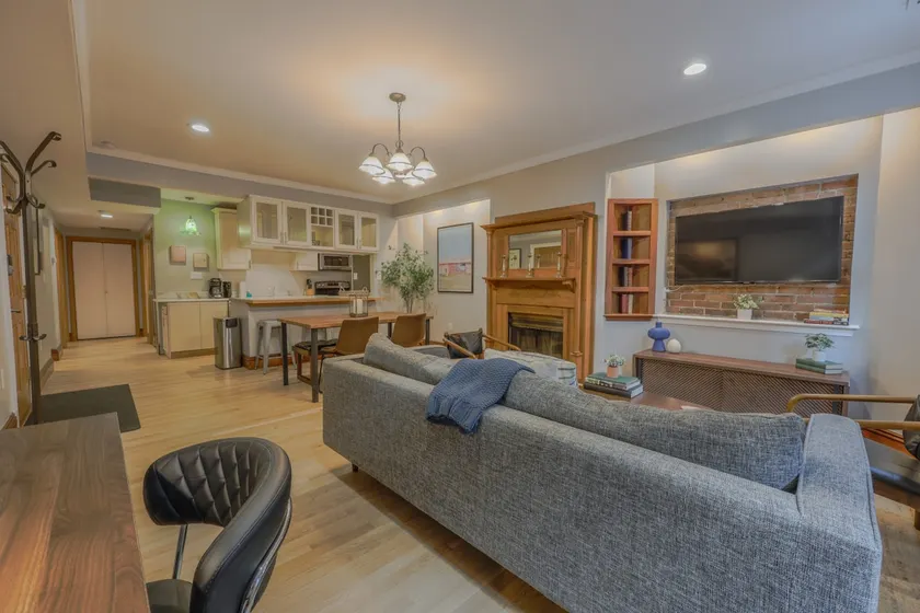 Back Bay 2Bed 2Bath w/ Patio! - Image 1