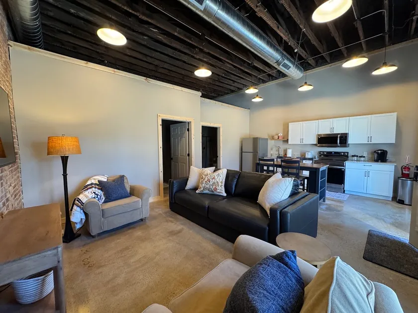 The Apartment @ 10th & Penn - Image 1