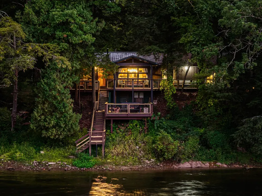 Unique Riverfront Retreat, Sauna, Private Pond - Image 1