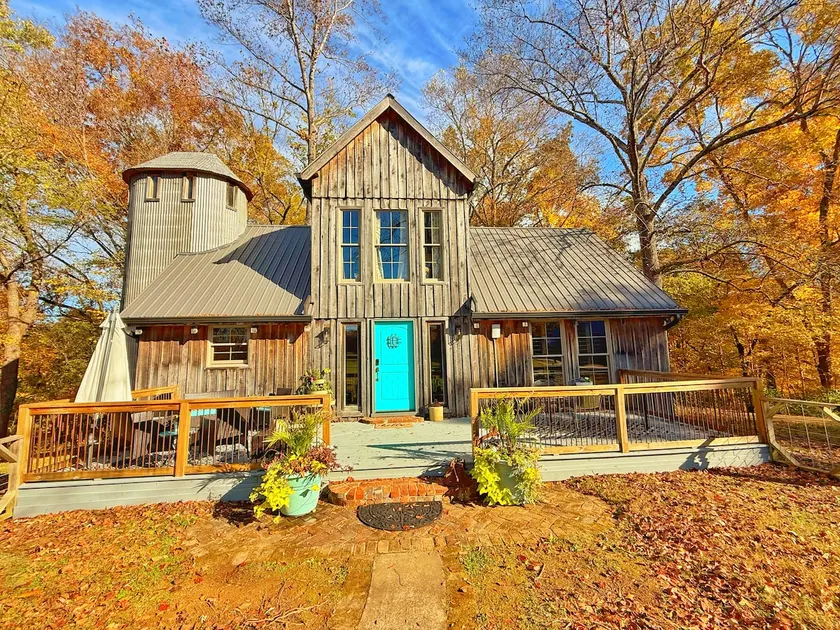 Hilltop Hideaway - Image 1
