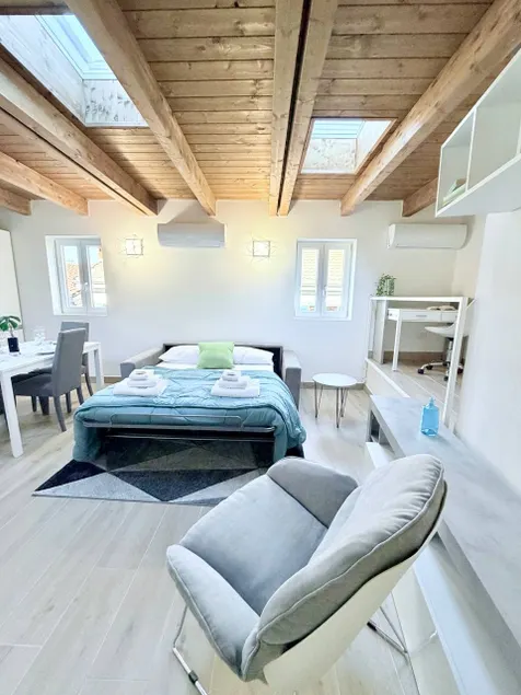 6 StayIn Varese - Image 1