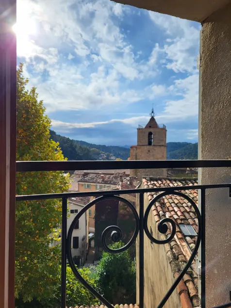 T2 in the historic Provençal center of Barjols - Image 1