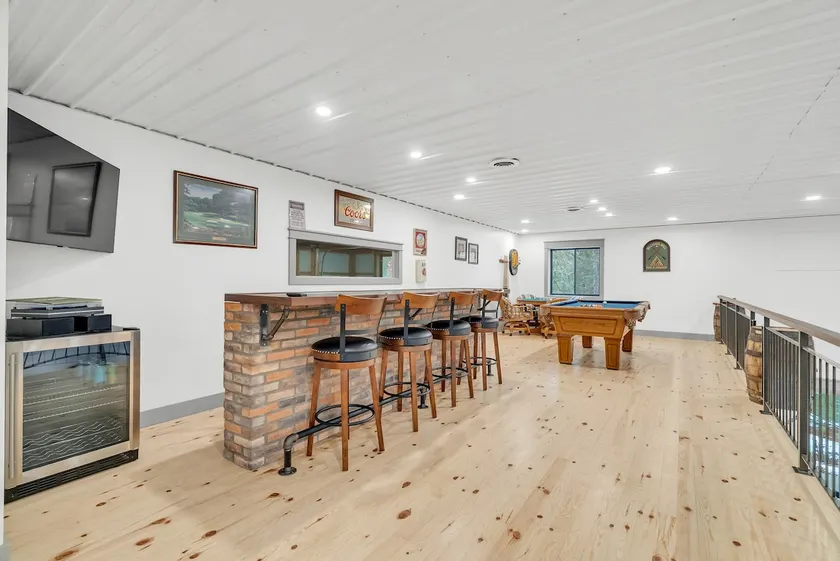 Game Loft + Sleeps 14 + Bar + Hot Tub + Near Lake - Image 1