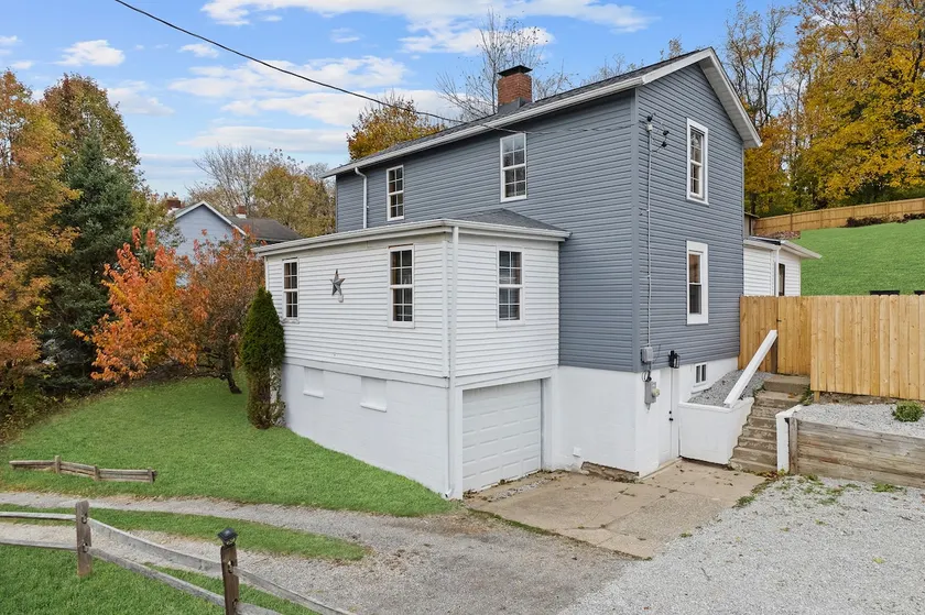 Cozy Cabin Feel • Large Yard • Dog Friendly • Bar - Image 1