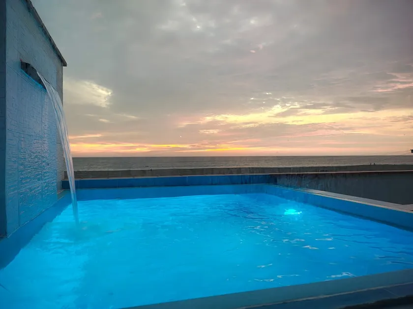 Ohana's Beach House - Image 1