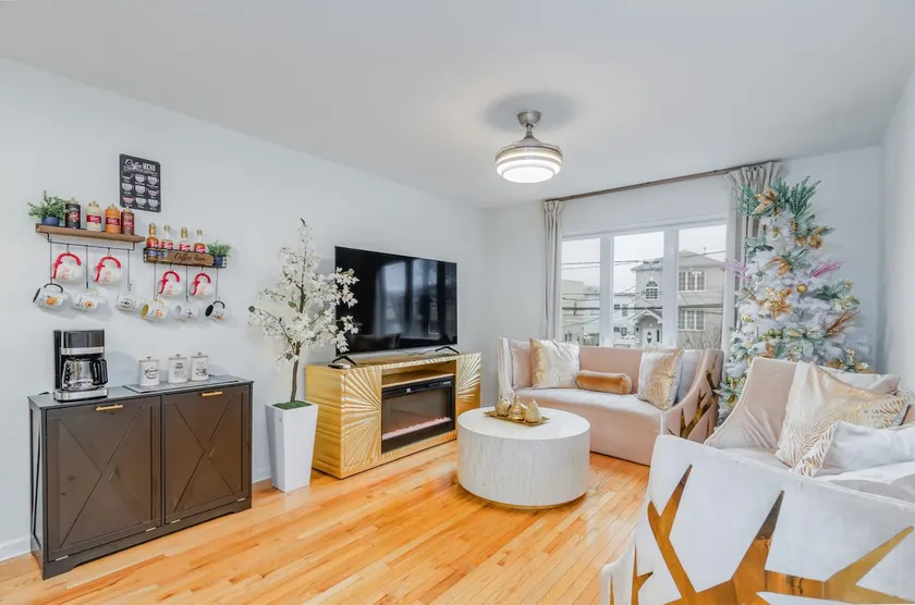 Family Getaway NearNYC|Spacious-Stylish-Convenient - Image 1