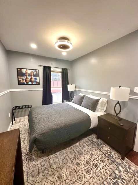 Newly Renovated Historic Hotel - Queen Suite No.1 - Image 1