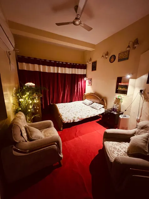 Couple Friendly Cozy Rooms | Peaceful Stay - Image 1