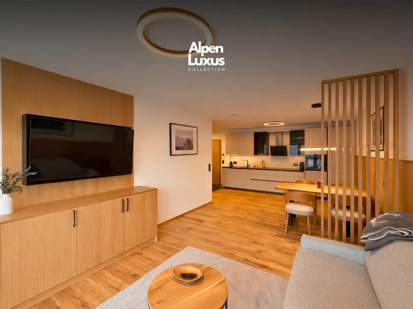 Panorama Zillertal Loft – Terrace & Mountain View - Image 1