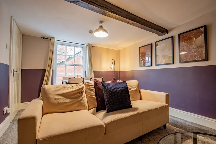 Charming 2-Bed Apartment in Bewdley Town Centre - Image 1