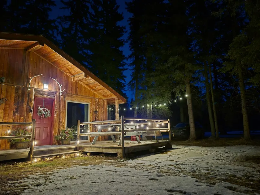 Secluded cozy cabin - private 115 acres/trails. - Image 1