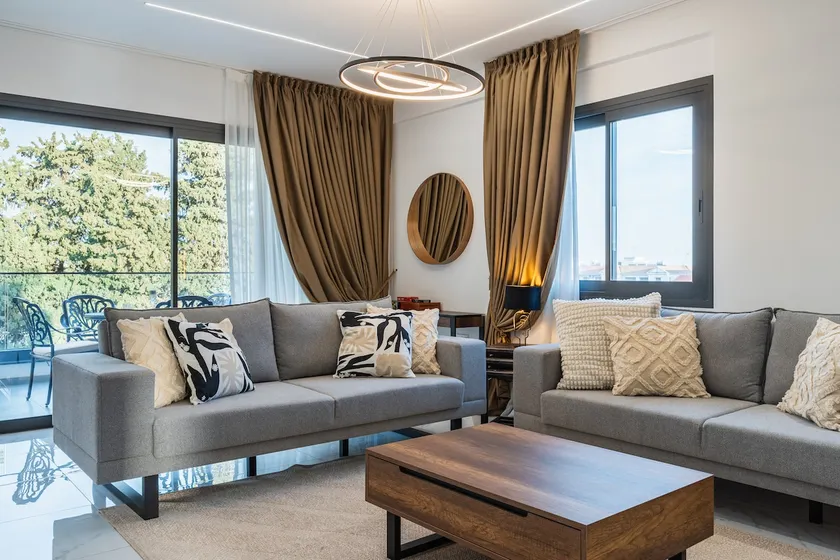 Casino & Mall Luxury Jacuzzi Penthouse Suite - Image 1