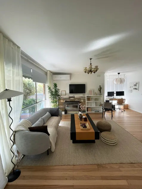 Family-friendly 1000sqm Forest Hill Retreat - Image 1