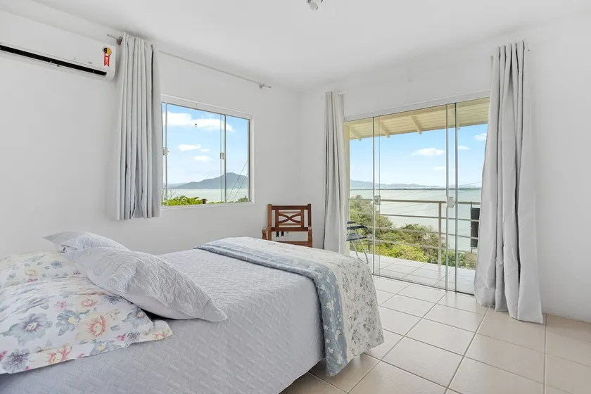 Casa Sambaqui Amplitude Charm and 100m from the Sea - Image 1