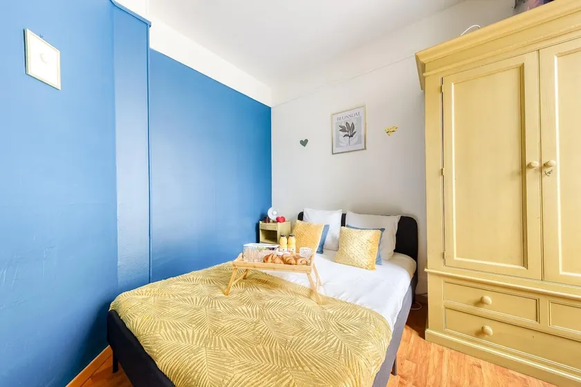 Central Clichy ~ Small Parisian 25m² - Image 1