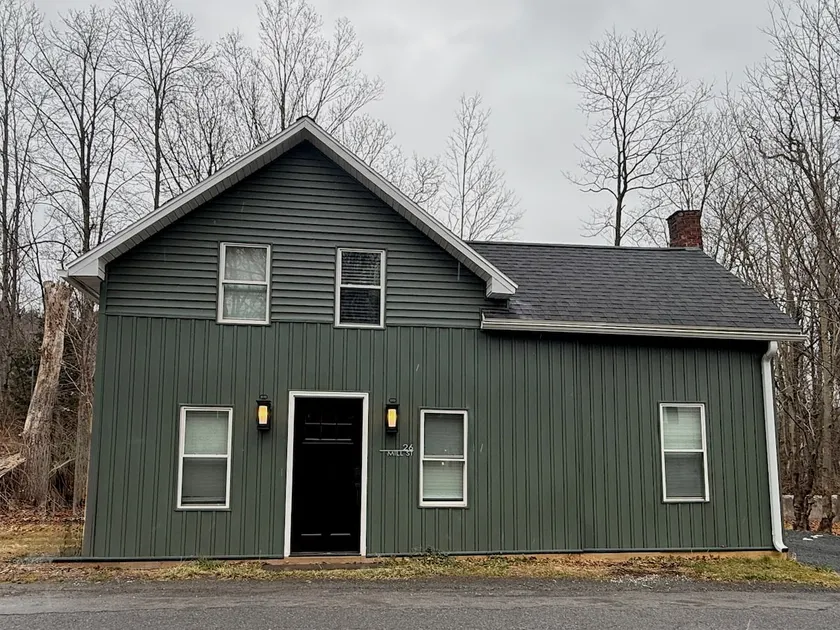 The Mad Brook House | Walk to Main St, Windham - Image 1