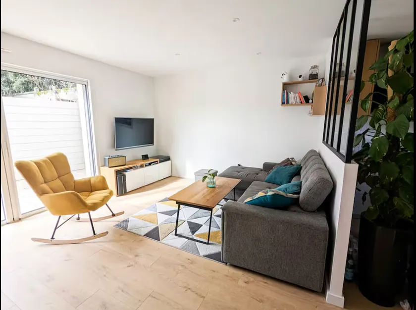 Bourlaux - 2 bedrooms - Terrace and Air conditioning - Image 1
