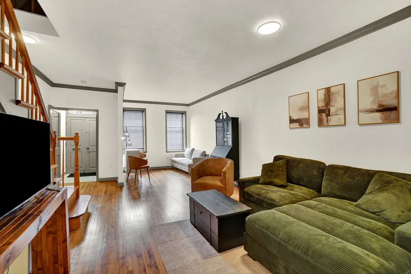 Downtown York Getaway | Modern Comfort - Image 1