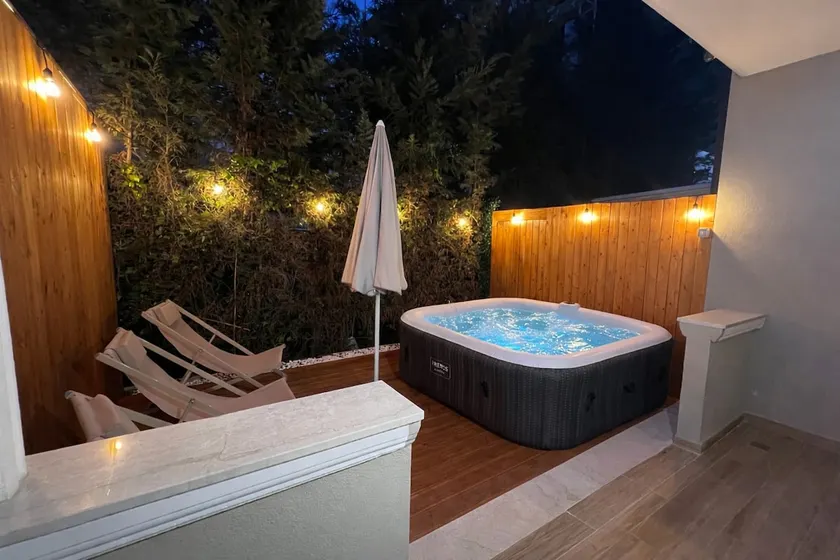 Sea La Vie Apartment - Image 1