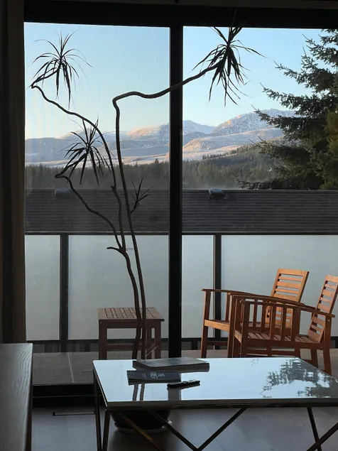 Mountain View Guesthouse - Image 1