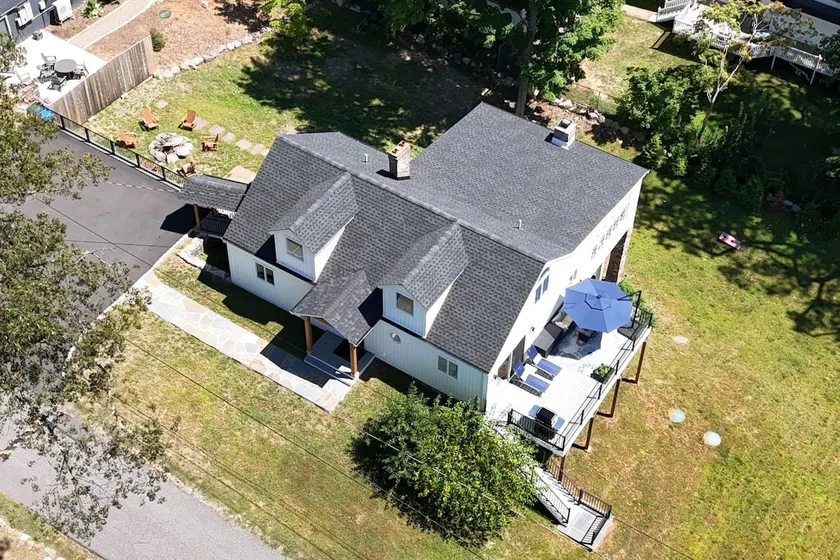 21 Myrtle Ave Beach House - Image 1