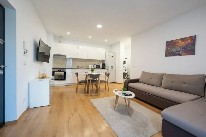 Esther Line Apartments 4A, Near Iulius Mall - Image 1